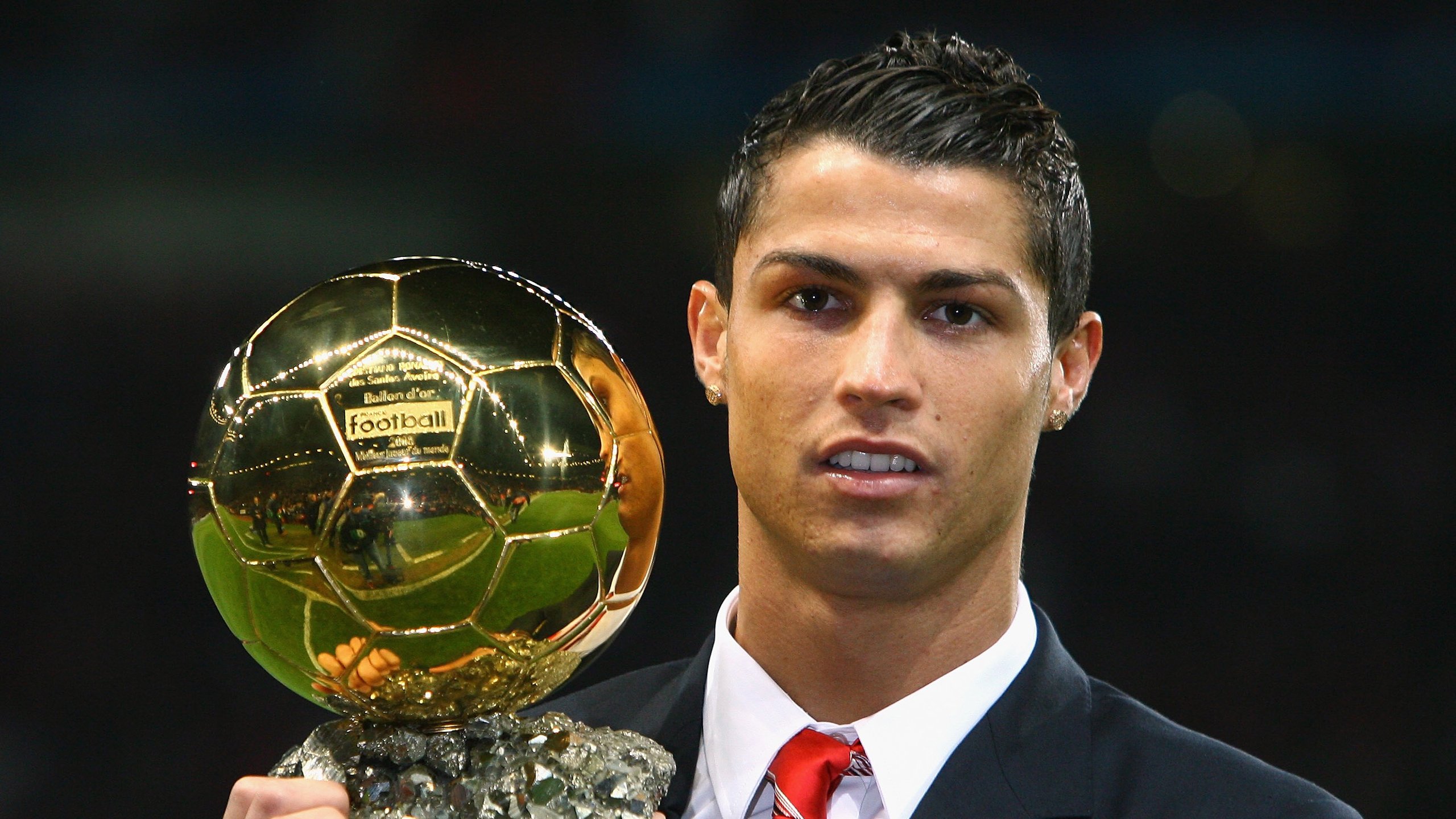 F1新赛季揭幕战焦点战，赛场之外的速度对决，威尔士如何击败加纳？