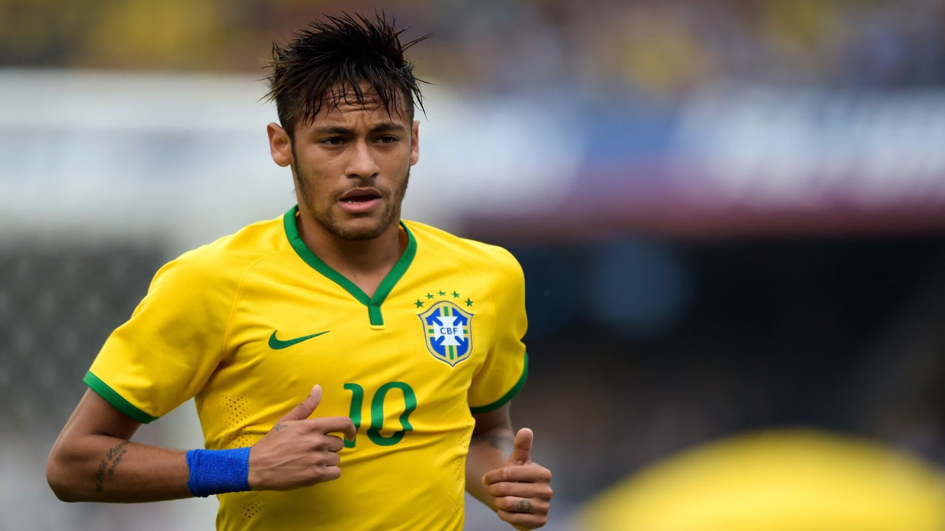 围场烽烟，阿斯顿马丁的银石逆袭，勒克莱尔烈火般的神迹